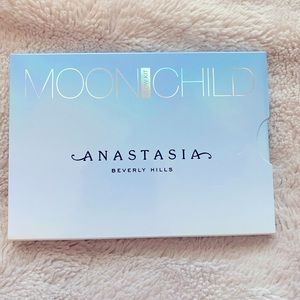 ❄️ NWT Anastasia moon child highlighter glow kit❄️